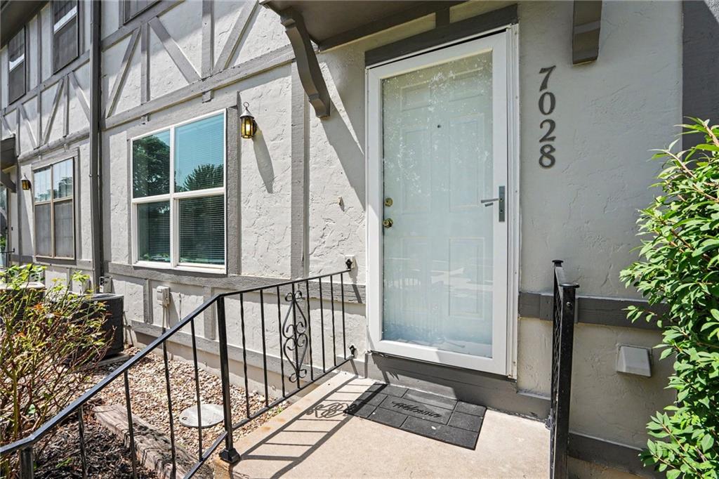 Listing Photo MLS #HMS2629119
