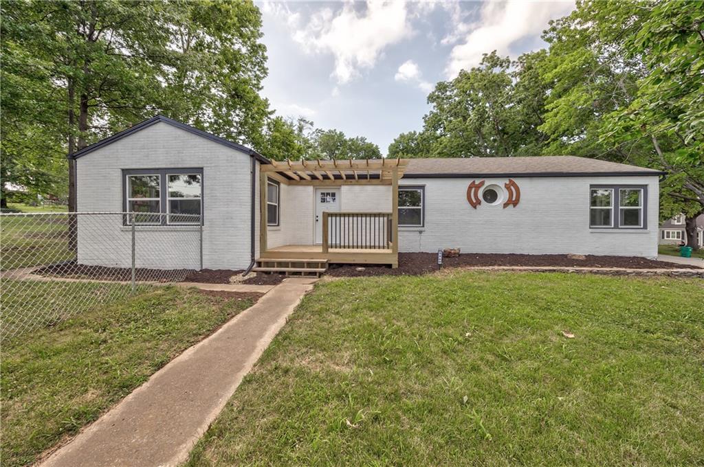 Listing Photo MLS #HMS2630677
