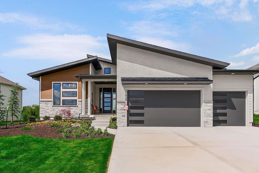 Listing Photo MLS #HMS2631705