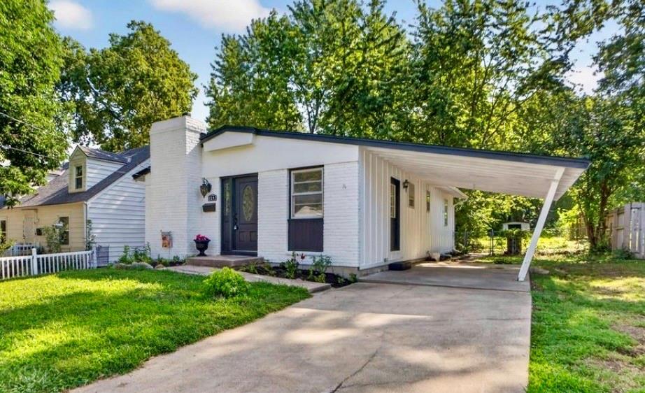 Listing Photo MLS #HMS2633075