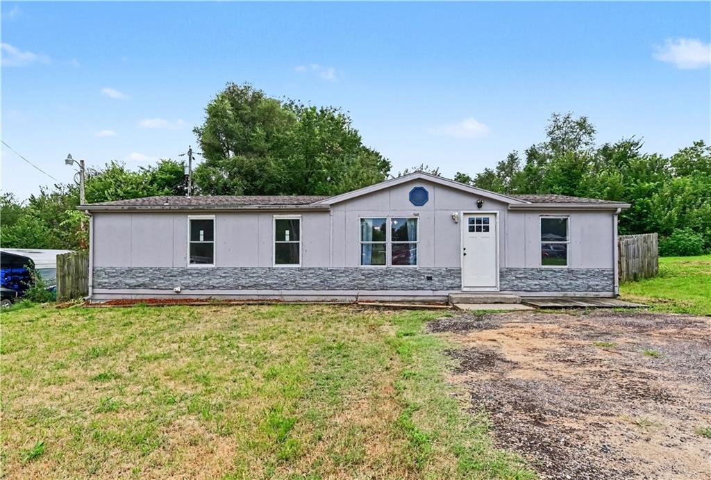 Listing Photo MLS #HMS2633119