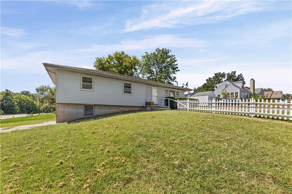 Listing Photo MLS #HMS2634236