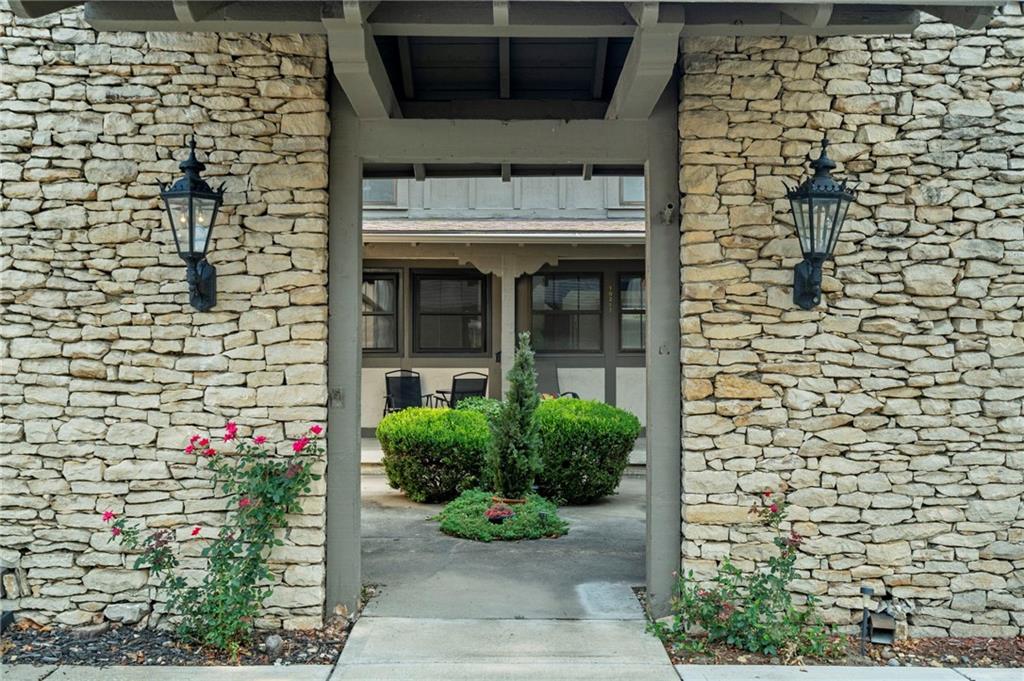 Listing Photo MLS #HMS2635130