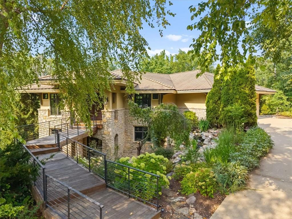Listing Photo MLS #HMS2636422