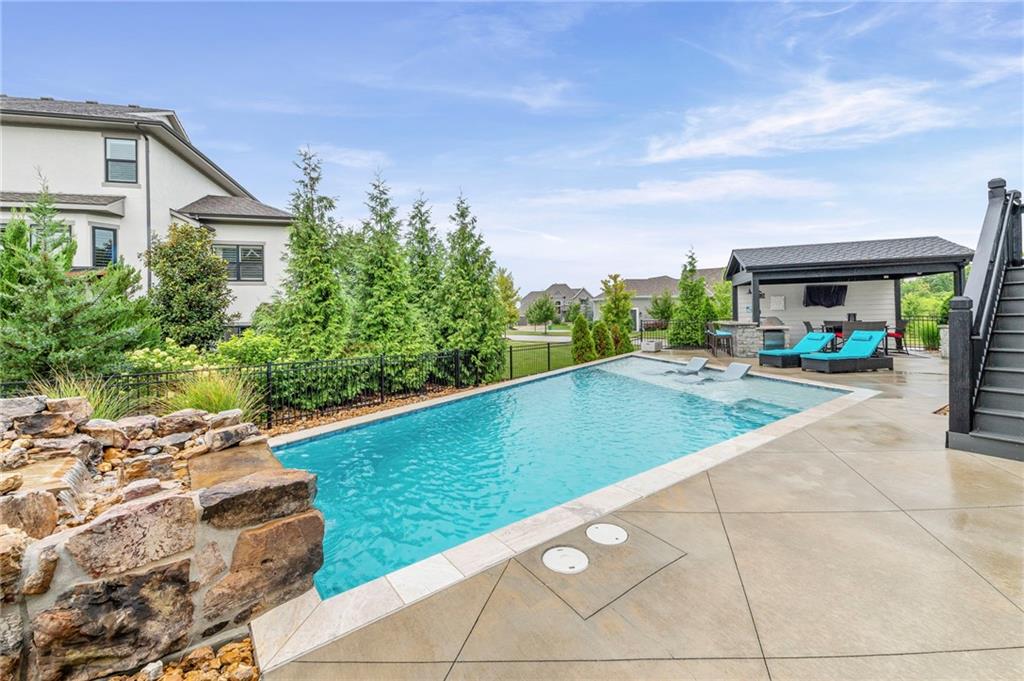 Listing Photo MLS #HMS2637159