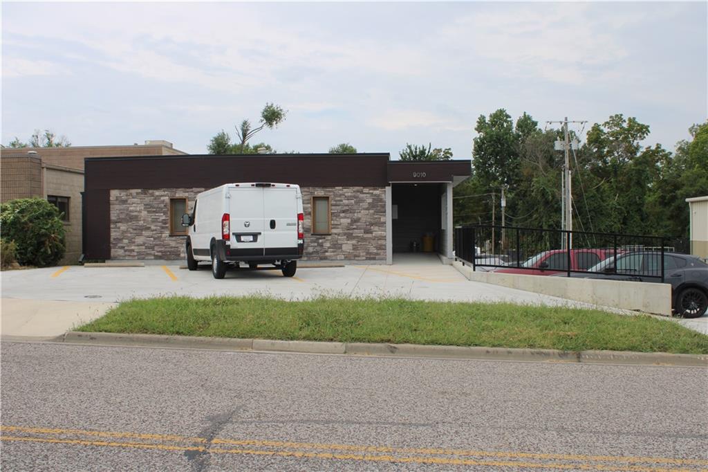 Listing Photo MLS #HMS2637925