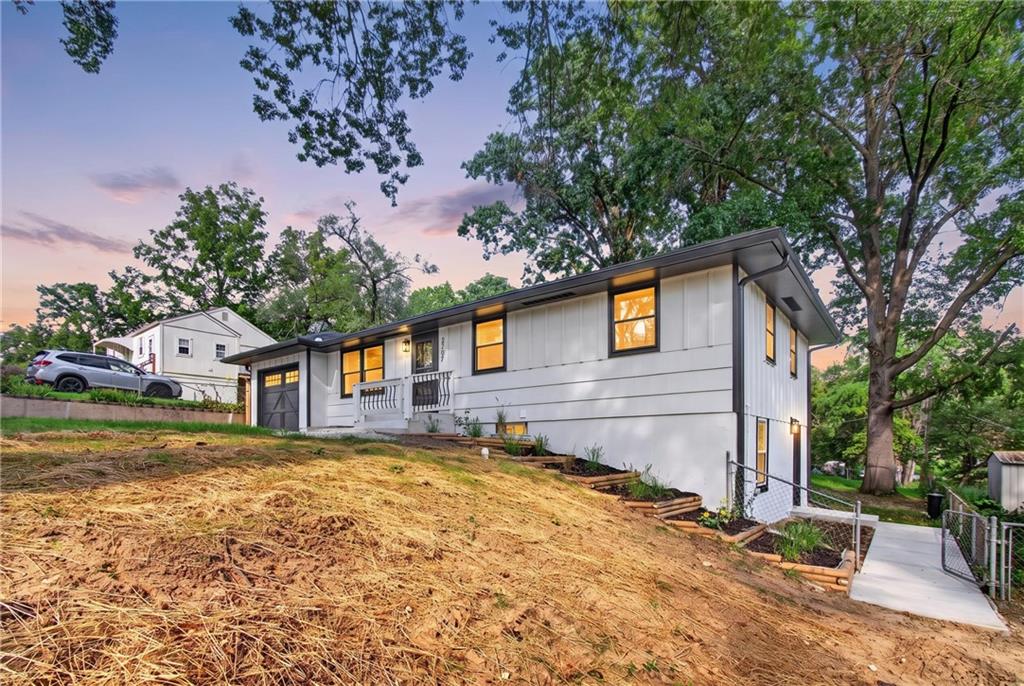 Listing Photo MLS #HMS2639200