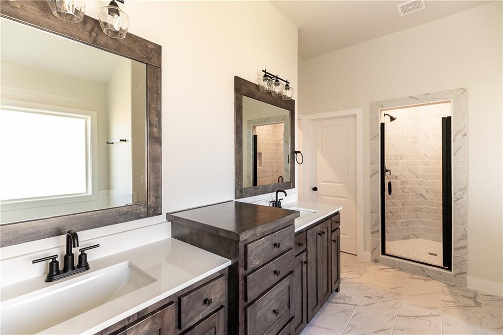 Listing Photo MLS #HMS2641760