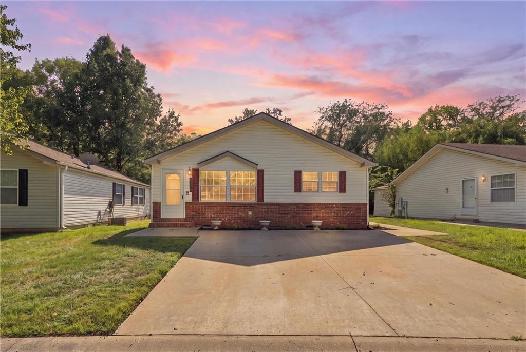 Listing Photo MLS #HMS2642922