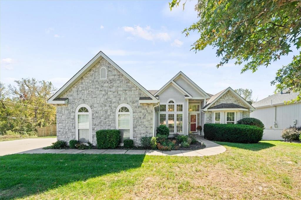 Listing Photo MLS #HMS2642999