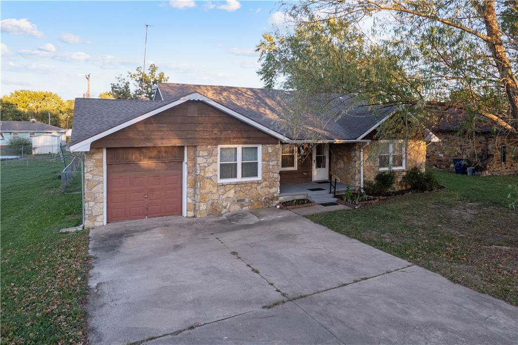 Listing Photo MLS #HMS2643041