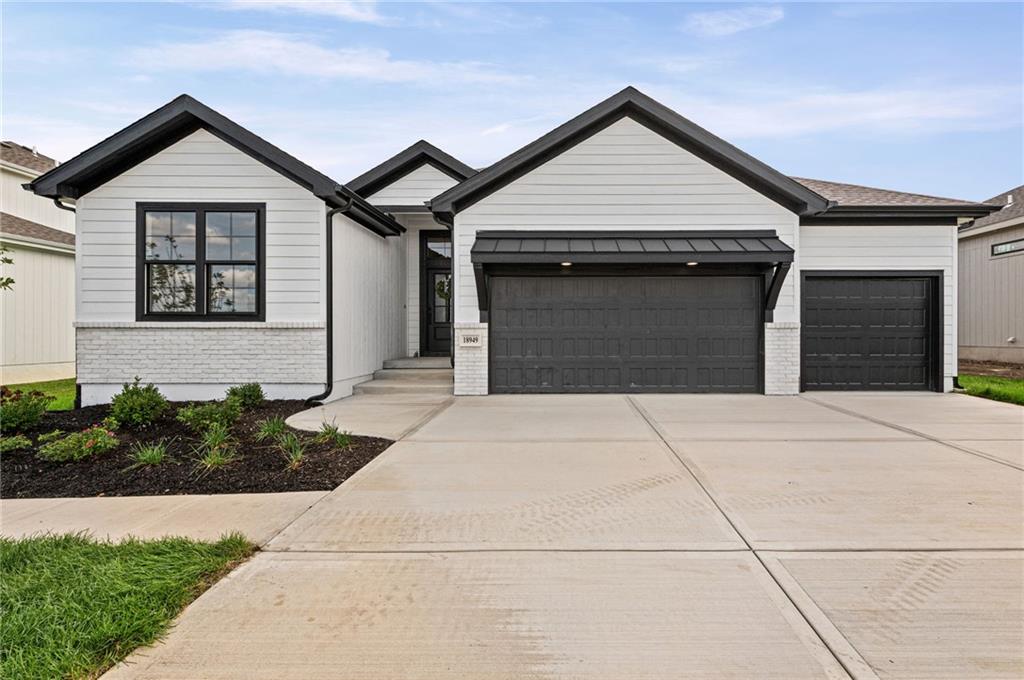 Listing Photo MLS #HMS2645489