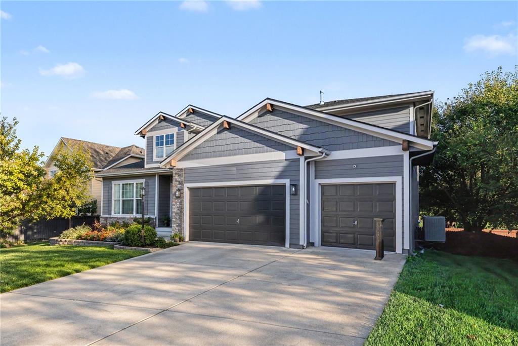 Listing Photo MLS #HMS2645657