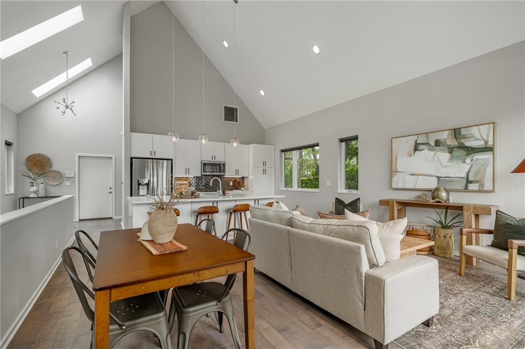 Listing Photo MLS #HMS2646314